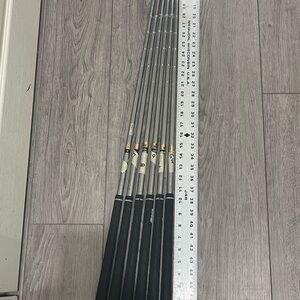 Dynamic Gold x100 shafts with Mizuno STD grips from Mizuno